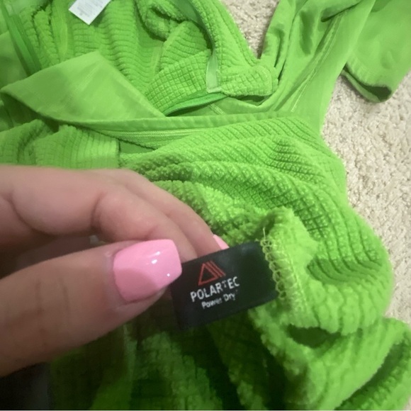 Patagonia Women’s 1/2 Zip Lime Green Size Medium Logo Flaws Polartec - Picture 3 of 16